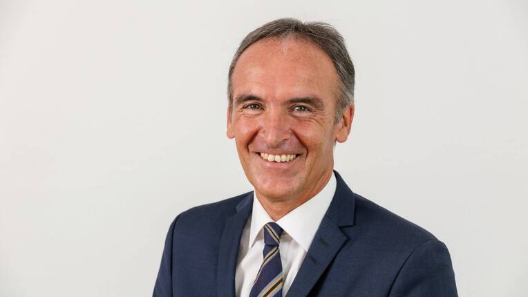 Ellio Schneider