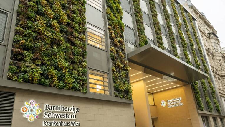Fassadenbegrünung Krankenhaus Wien