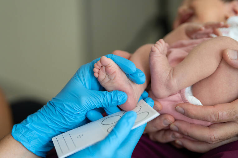 Geburtshilfe in der Krise: Weniger Kliniken, steigende Kosten
