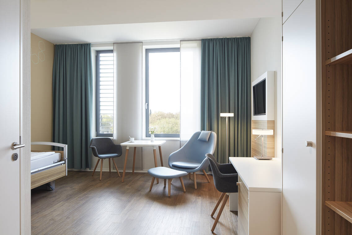 Psychiatrische_Klinik_Koenigshof_Krefeld.jpg Psychiatrische_Klinik_Koenigshof_Krefeld.jpg