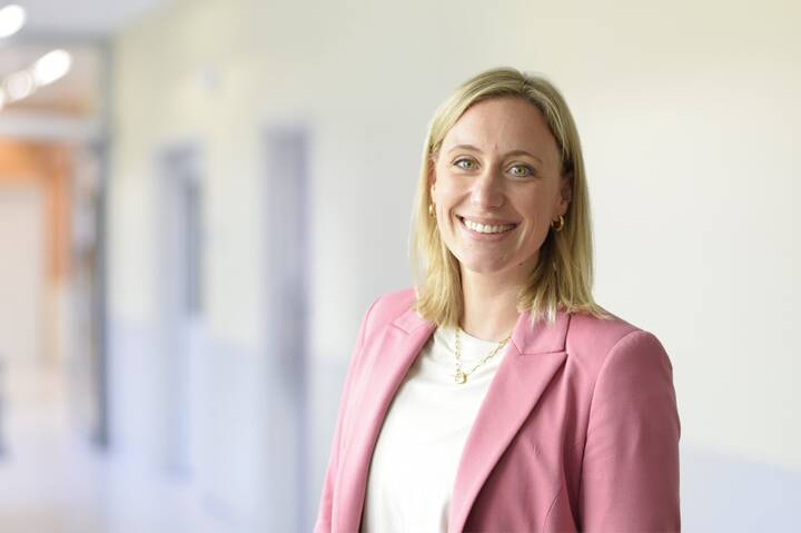 Julia Swienty Wechsel in der Kaufmännischen Leitung der Klinik Maria Frieden Telgte und der Franziskus Gesundheitsakademie: Jan Mühlau übernimmt die Klinikleitung von Julia Swienty. Für die Gesundheitsakademie läuft der Nachfolgeprozess.