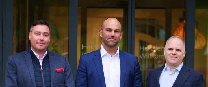 Marcus Müller wird COO bei Curamed von links: Bernd M. Scheffold, Geschäftsführer (CEO), Marcus C. Müller, Geschäftsführer (COO) und Patrick Feller, Beiratsvorsitzender CuraMed Klinikgruppe.