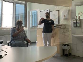 Dr. Becker Klinikgruppe testet Patienten vor Aufnahme 