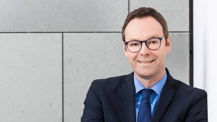 Alexander Wilhelm bleibt weitere fünf Jahre Geschäftsführer des Landeskrankenhauses Andernach. Darauf haben sich der Aufsichtsrat des Hauses und Wilhelm geeinigt.