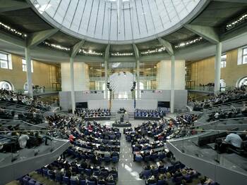 Bundestag beschließt paritätische Finanzierung