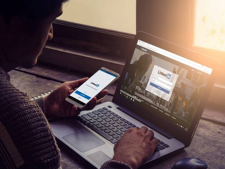 Zwischen Haltung und Herzchen Zwischen Haltung und Herzchen