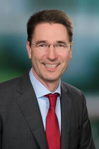 Dr. Ulrich Wandschneider Dr. Ulrich Wandschneider