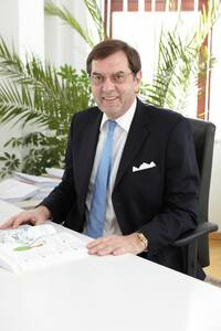 Prof. Dr. Gerhard F. Riegl