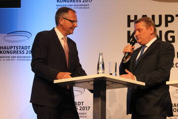 Gröhe verteidigt Zusatzbeitrag in der GKV