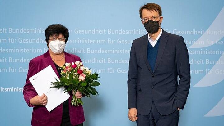 Lauterbach macht SPD-Parlamentarierin Moll zur Pflegebevollmächtigten