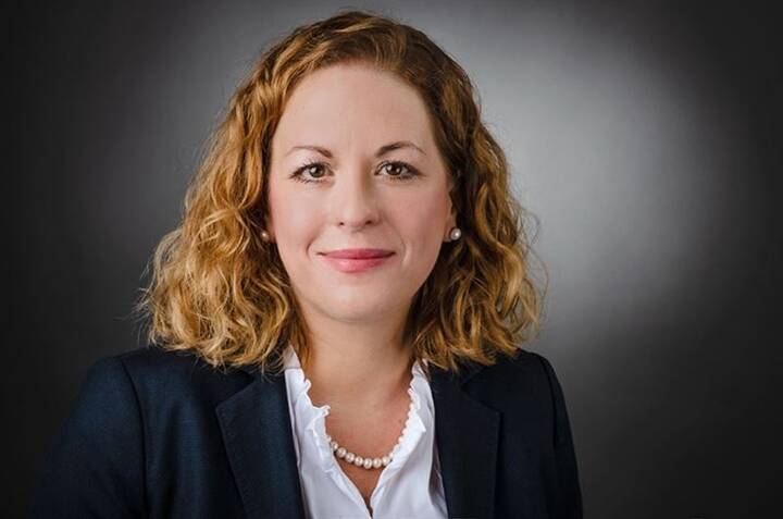 Doris Kölbl Doris Kölbl wechselt vom Herzzentrum Lahr als Kaufmännische Direktorin ins Mediclin Reha-Zentrum Gernsbach und übernimmt damit erstmal die Leitung einer Reha-Klinik.