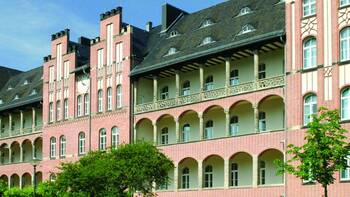 Charité: Ärzte bekommen zehn Prozent mehr Gehalt