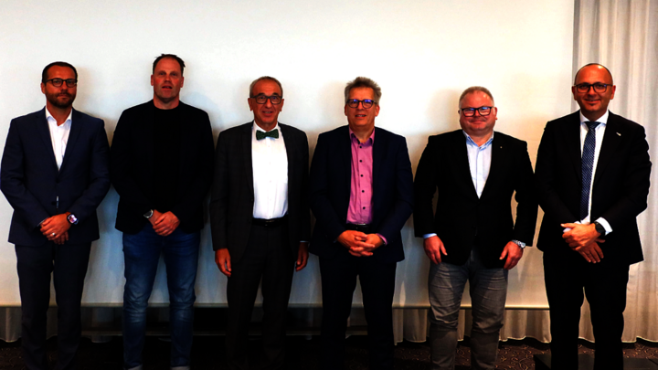 KGSAN bestätigt Wolfgang Schütte als Vorsitzenden Vorstand Krankenhausgesellschaft Sachsen-Anhalt: (von links) Marco Bohn, Lutz Heimann, Wolfgang Schütte, Johannes Brumm, René Rottleb, Freddy Eppacher, nicht im Bild Matthias Hirsekorn