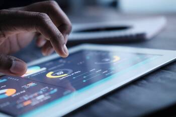 Lauterbach sieht enorme Chancen digitaler Gesundheitsdaten