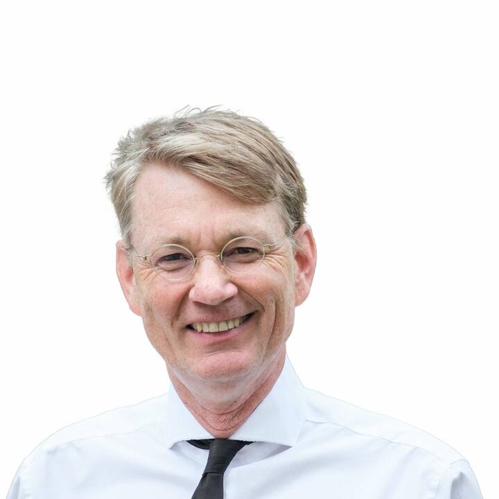 Prof. Jürgen Graf Um personelle Engpässe abzufedern, leiht die Universitätsklinik Frankfurt regelmäßig Pflegefachkräfte aus. An der Vergabepraxis für solche Aufträge gab es aber nach einem Medienbericht Kritik.