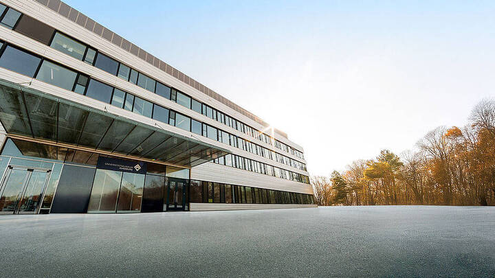 Uniklinik Augsburg eröffnet modernes Intensivzentrum