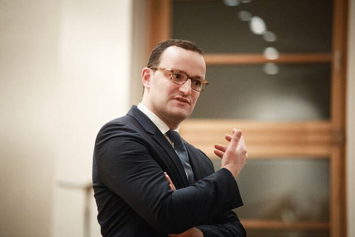 Merkel will Spahn als Gesundheitsminister
