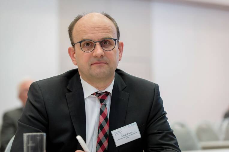 Nachfolgeregelung, Unternehmensübergabe und -verkauf in der Rehabilitation
