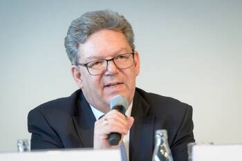 Metzinger: "Bis auch die letzte Pflegefachfrau von der GKV gezählt ist"