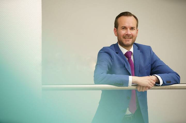 Tim Schmachtenberg ist Kaufmännischer Leiter der Klinik Schmannewitz