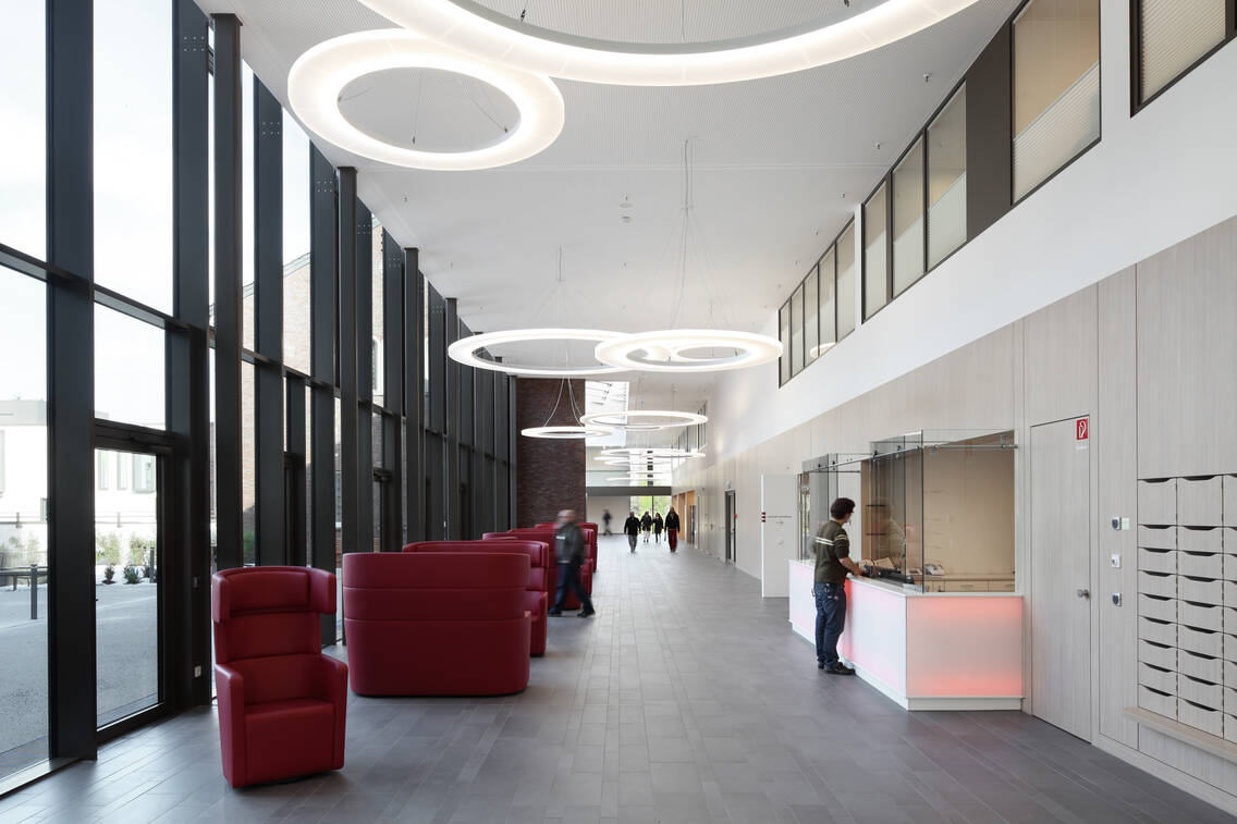 Psychiatrie_Neuss_Eingangsbereich.jpg Psychiatrie_Neuss_Eingangsbereich.jpg