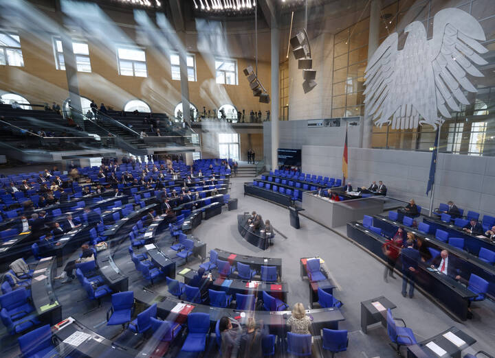 Parlamentarier kritisieren KHAG Parlamentarier kritisieren KHAG