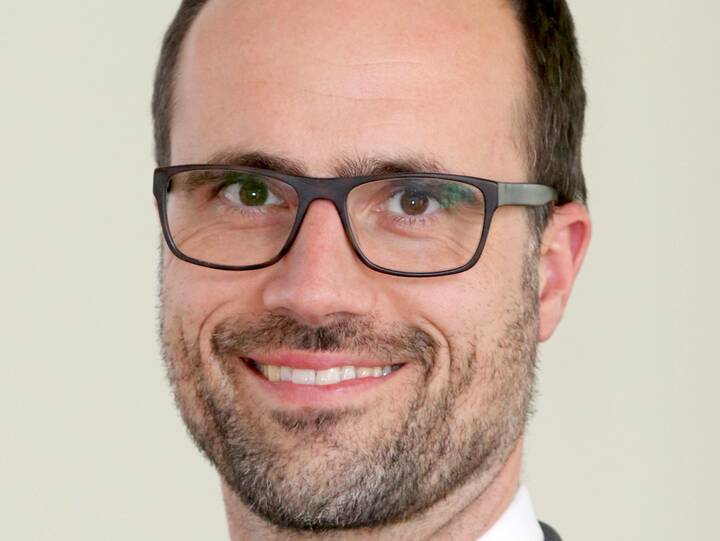 Neubau bis Pflege: Hoch stellt Investitionen für Kliniken vor