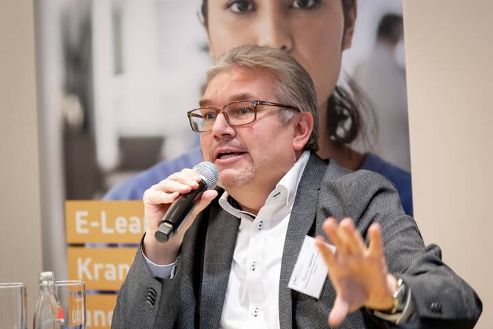 Warum Thomas Lippmann 211 Vollzeitkräfte entlassen muss