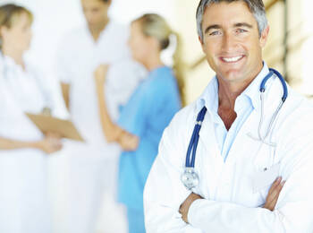 Ärzte an kommunalen Kliniken verlangen fünf Prozent mehr