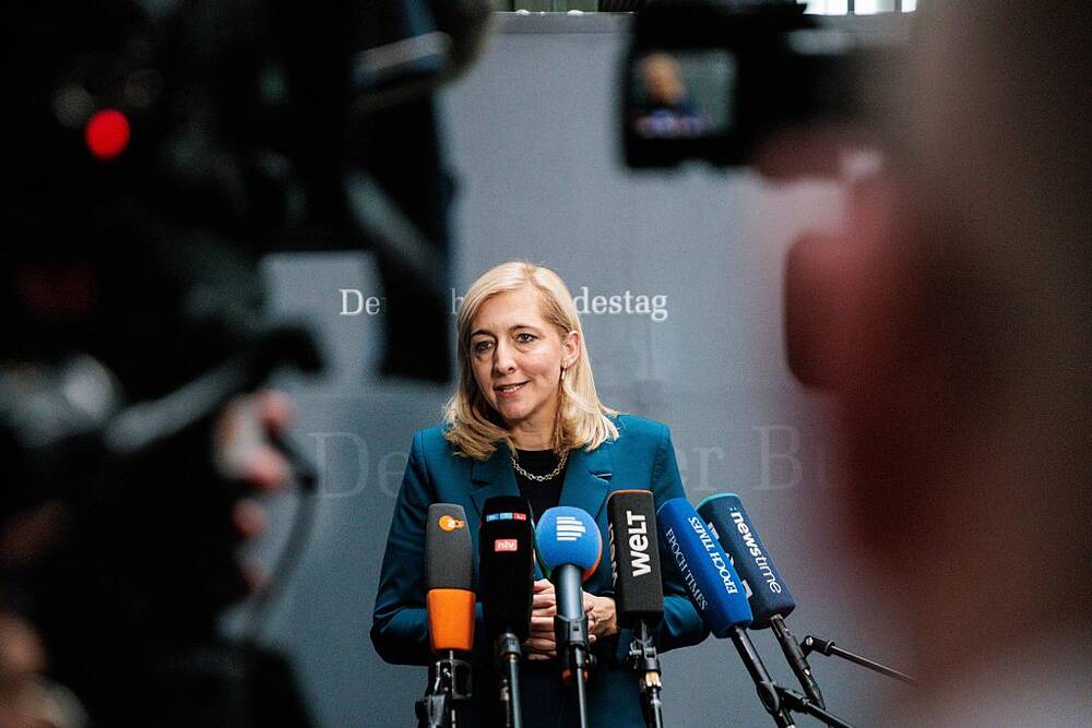 2221340786 Warken verspricht 20-Milliarden-Sparpaket für 2027