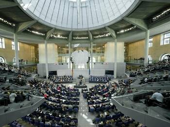 Bundestag beschließt Pflegepersonal-Stärkungsgesetz