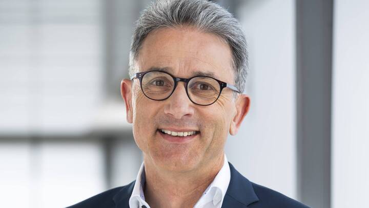 Patrick Mombaur Patrick Mombaur wird neuer Vorstandsvorsitzender der SRH. Er gehört bereits seit 2020 dem Vorstand des Bildungs- und Gesundheitsunternehmens an.