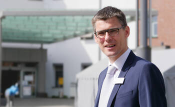 Von Fürstenberg kehrt zurück zu Pro Homine