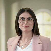  Laura Gahr