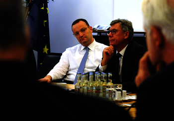 Arbeitsgruppe zur sektorenübergreifenden Versorgung nimmt Arbeit auf