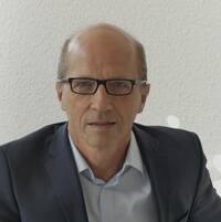  Jörg Holke