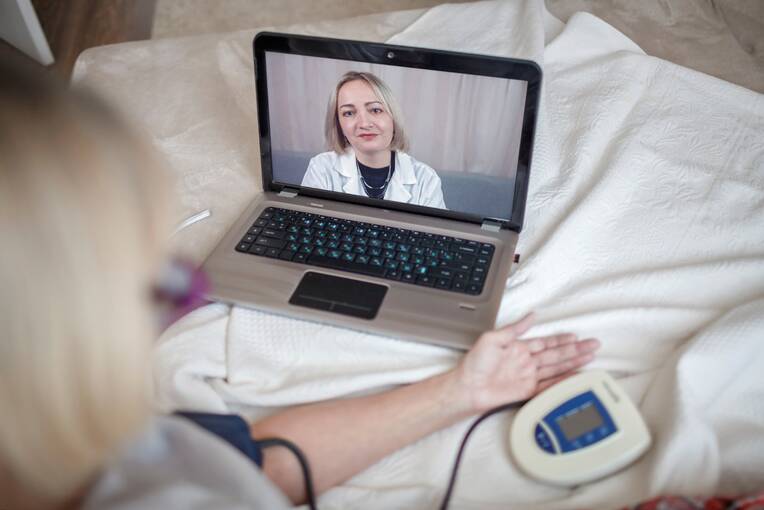 Patient in einer virtuellen Station