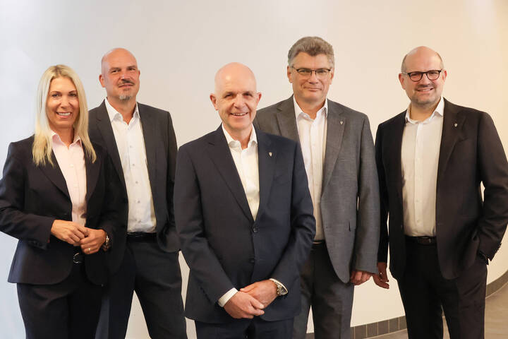 Agaplesion erzielt Millionenüberschuss Personalvorständin Constance von Struensee, der stellvertretende Vorstandsvorsitzende Jörg Marx, Vorstandsvorsitzender Dr. Markus Horneber, Aufsichtsratsvorsitzender Pastor Stephan Ringeis und Vorstand Sebastian Polag