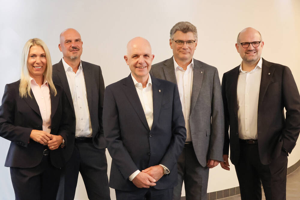 Agaplesion erzielt Millionenüberschuss Personalvorständin Constance von Struensee, der stellvertretende Vorstandsvorsitzende Jörg Marx, Vorstandsvorsitzender Dr. Markus Horneber, Aufsichtsratsvorsitzender Pastor Stephan Ringeis und Vorstand Sebastian Polag
