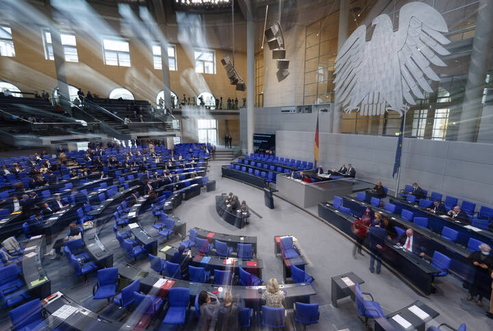Bundestag beschließt Vier-Milliarden-Zahlung an Kliniken