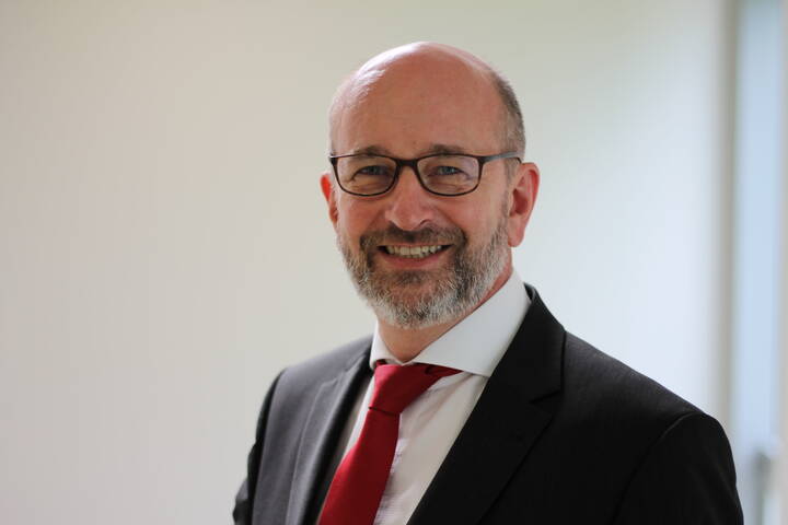 Grabiak übergibt Regionaldirektion an Schlösser
