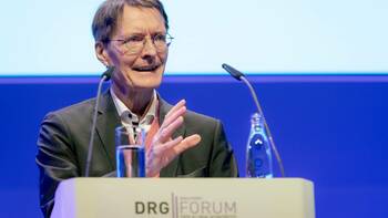 Lauterbach kündigt steigende Kassenbeiträge an