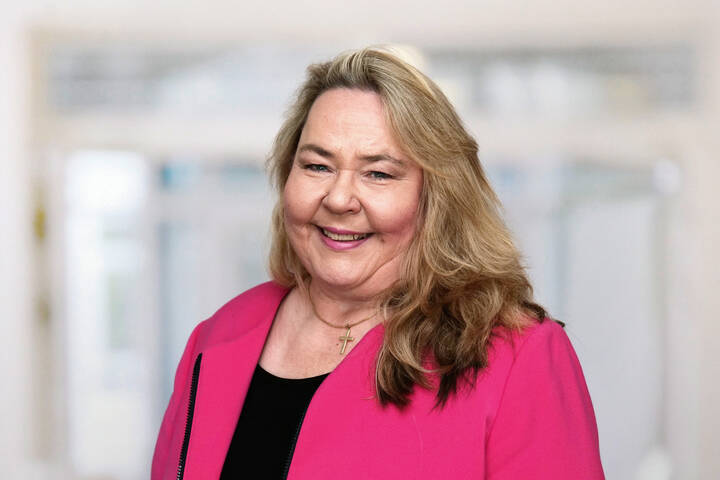 Andrea Wichmann Andrea Wichmann leiter das Ressort Personal und Services bei der Immanuel Albertinen Diakonie