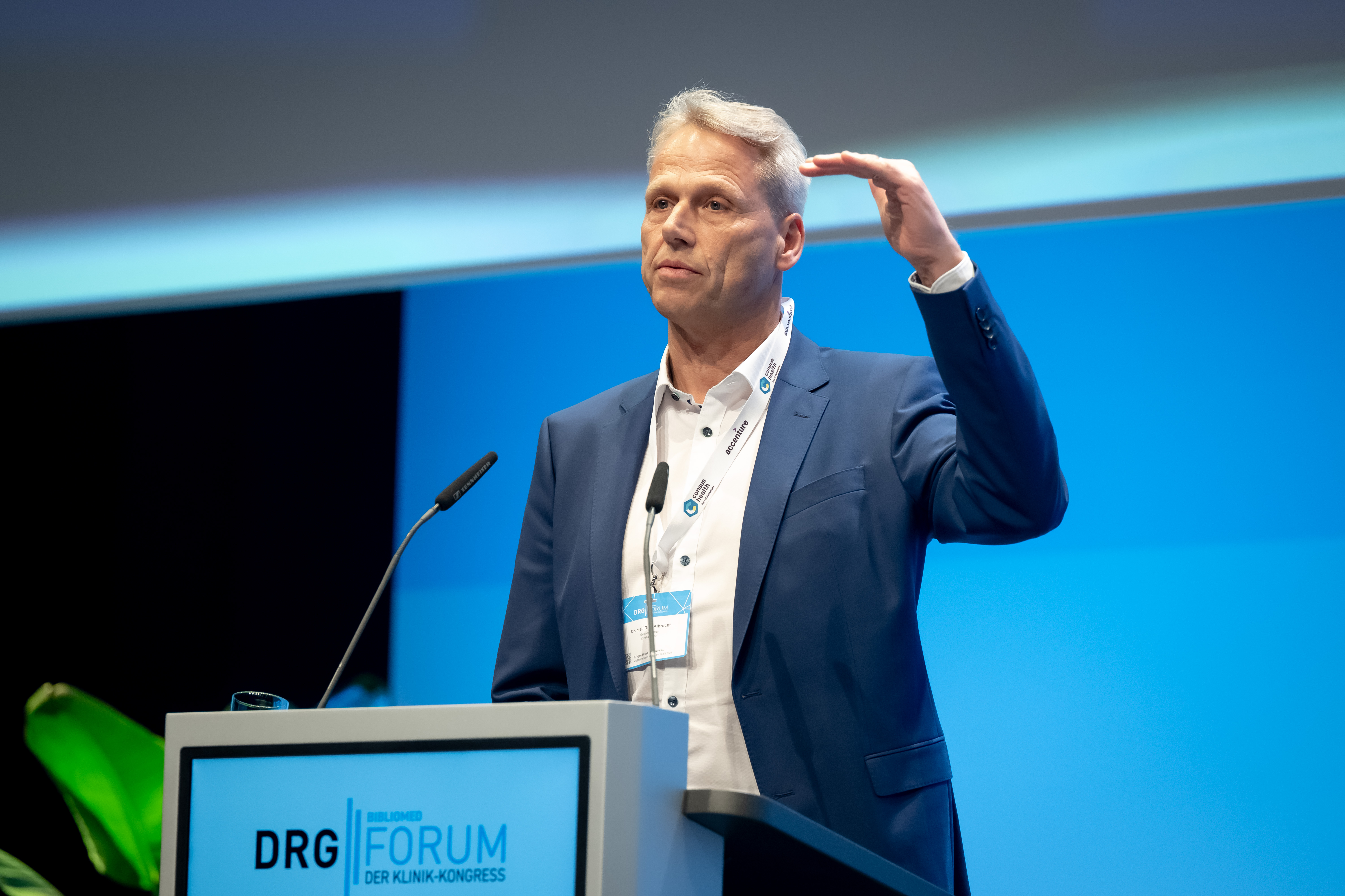 Dirk Albrecht bleibt Vorsitzender des Katholischen Krankenhausverbands Deutschland (KKVD)