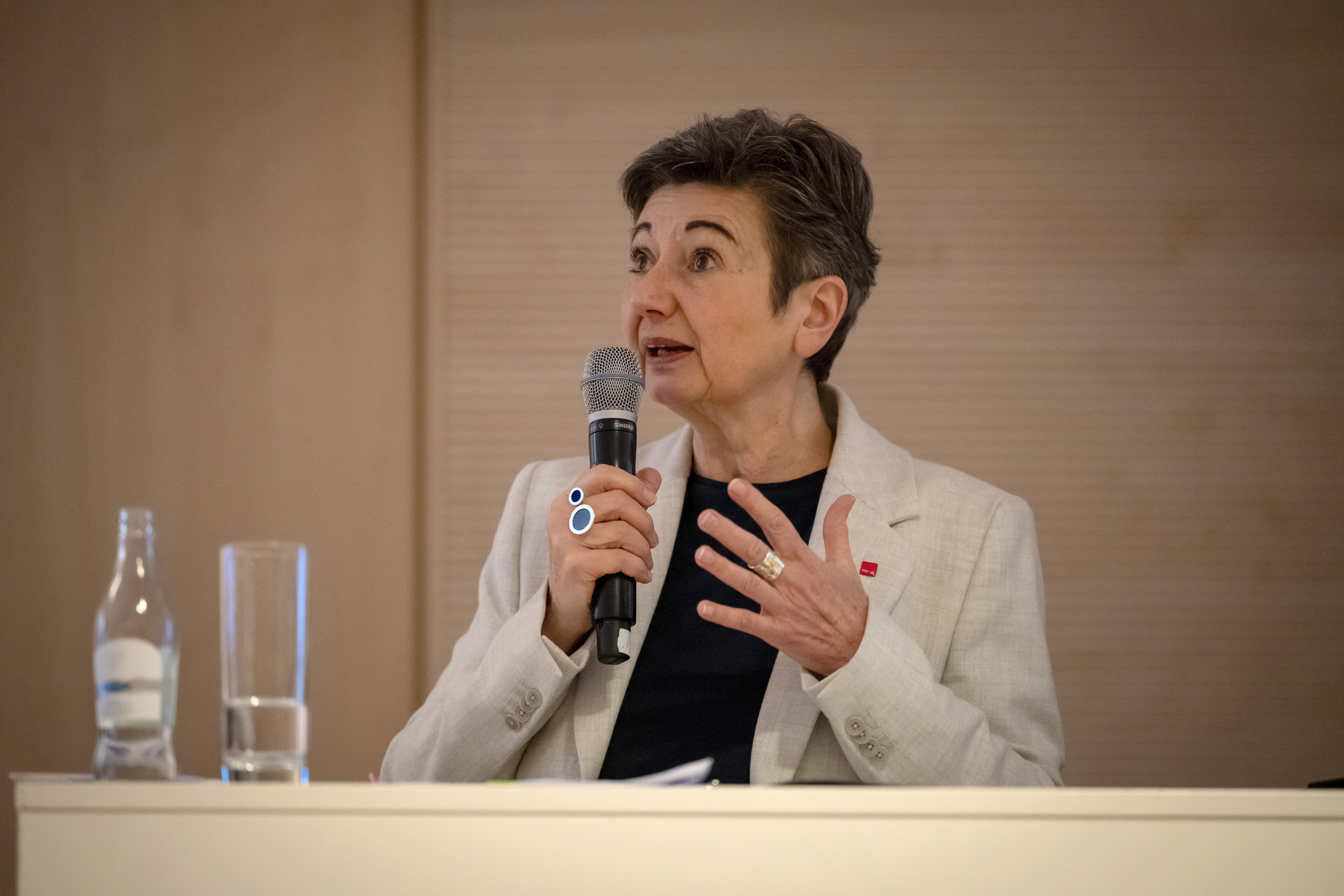 Sylvia Bühler, Leiterin des Fachbereichs Gesundheit, Soziale Dienste, Bildung und Wissenschaft und Mitglied Bundesvorstand, Verdi