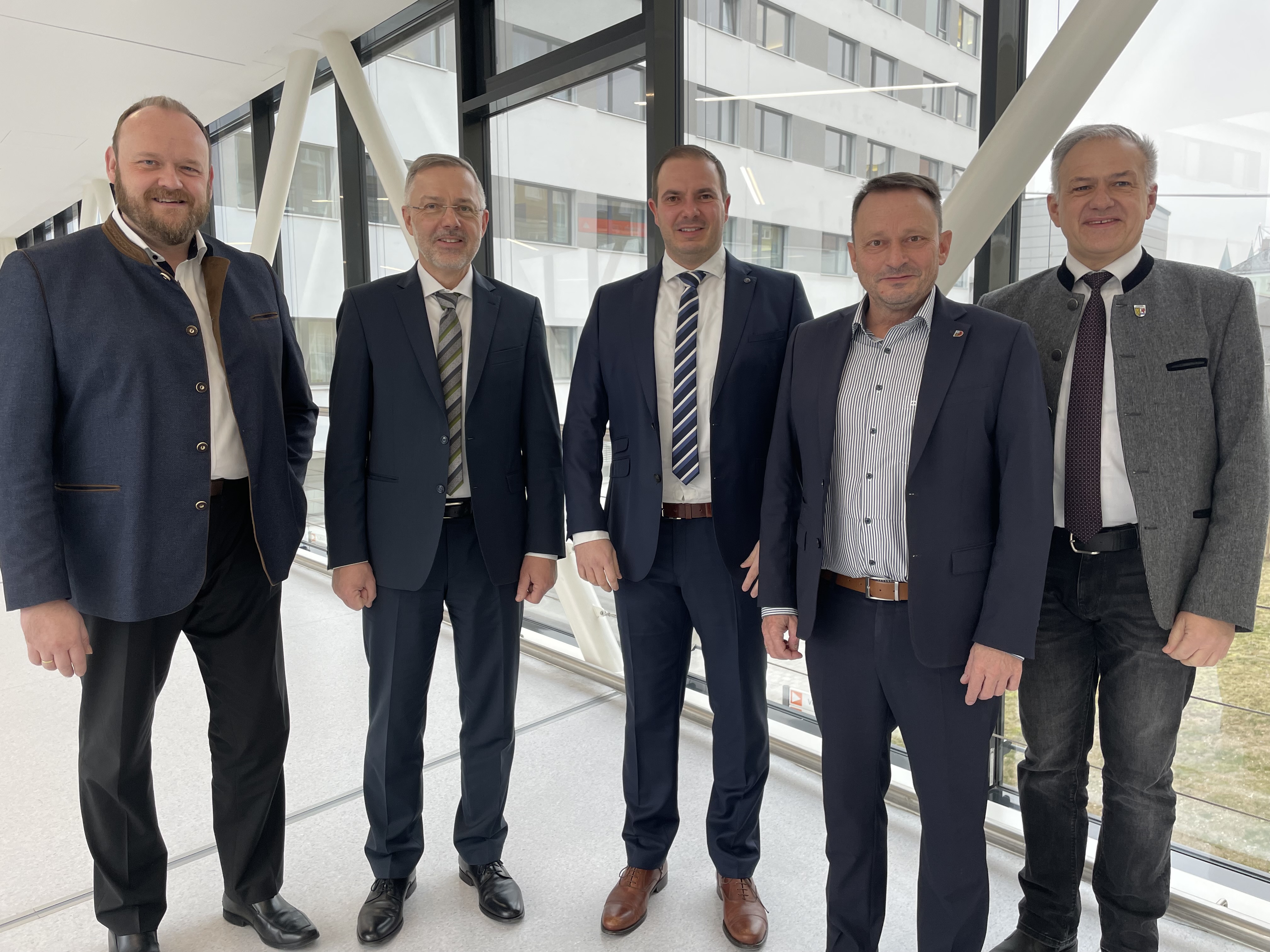 Vorstand Kliniken Nordoberpfalz: Ralph Junghans übernimmt von Michael Hoffmann 